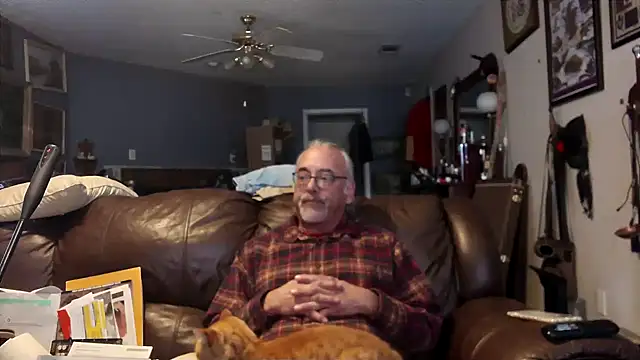 Snapshot of PincheDave4u chatting on 01/18/25, 11:22 PincheDave4u online show from 01/18/25, 11:22