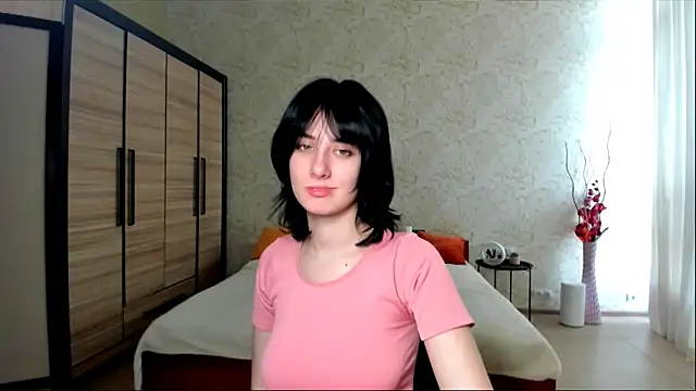 JulisSweet online show from 12/19/24, 08:02