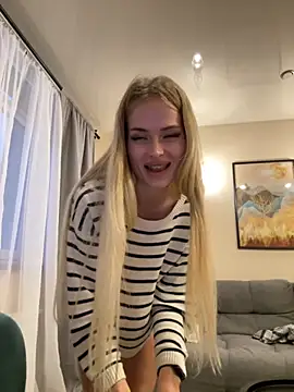 Snapshot of Vladamais chatting on 09/23/25, 04:10 Vladamais online show from 09/23/25, 04:10