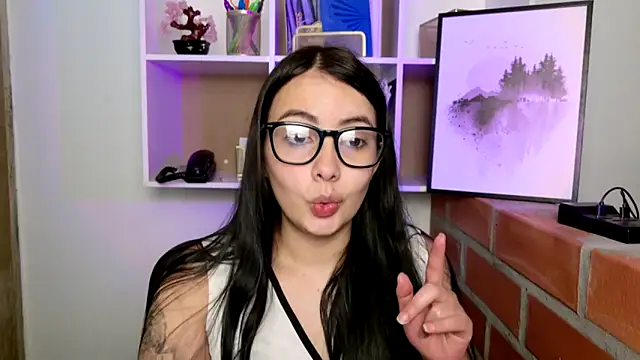 Snapshot of lalawhitte chatting on 05/12/26, 12:02 lalawhitte online show from 05/12/26, 12:02