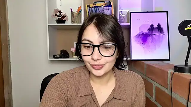Snapshot of lalawhitte chatting on 05/20/26, 10:21 lalawhitte online show from 05/20/26, 10:21