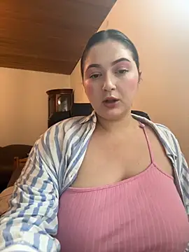 Kamilla Loop online show from 10/28/25, 09:39