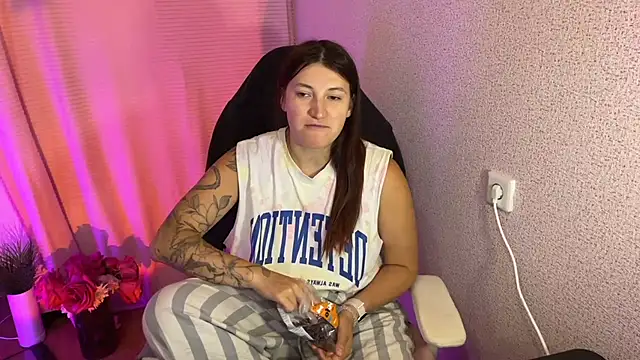 Snapshot of Katrin__kiss chatting on 10/18/25, 03:02 Katrin  kiss online show from 10/18/25, 03:02