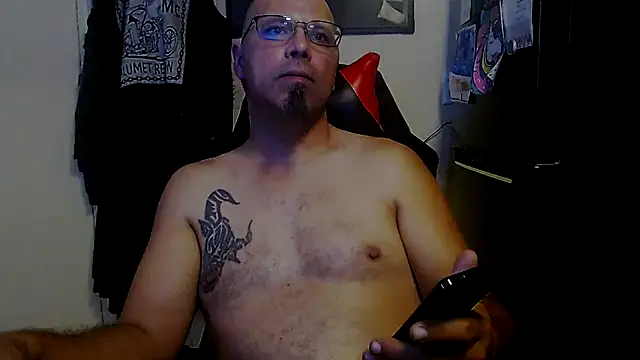 Snapshot of KrazyLegz chatting on 09/20/25, 05:25 KrazyLegz online show from 09/20/25, 05:25