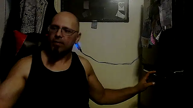 Snapshot of KrazyLegz chatting on 09/22/25, 02:35 KrazyLegz online show from 09/22/25, 02:35