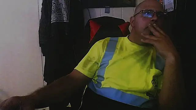 Snapshot of KrazyLegz chatting on 09/23/25, 08:45 KrazyLegz online show from 09/23/25, 08:45