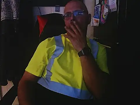 Snapshot of KrazyLegz chatting on 09/24/25, 11:52 KrazyLegz online show from 09/24/25, 11:52