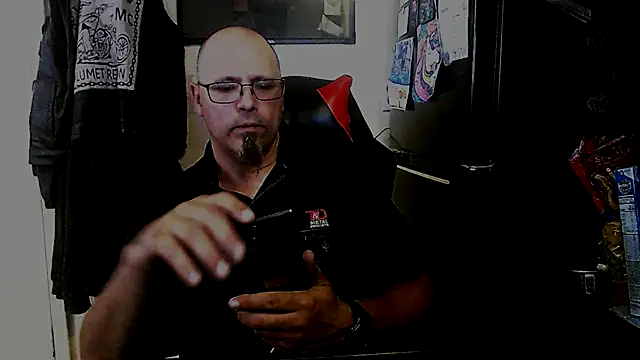 Snapshot of KrazyLegz chatting on 09/29/25, 08:57 KrazyLegz online show from 09/29/25, 08:57