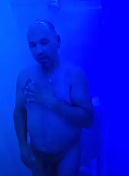 Snapshot of KrazyLegz chatting on 10/03/25, 12:07 KrazyLegz online show from 10/03/25, 12:07