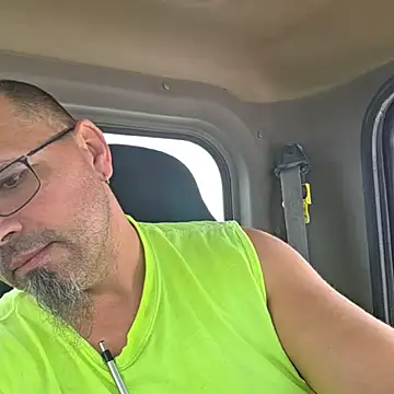 Snapshot of KrazyLegz chatting on 10/17/25, 08:44 KrazyLegz online show from 10/17/25, 08:44