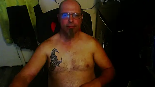 Snapshot of KrazyLegz chatting on 10/31/25, 02:51 KrazyLegz online show from 10/31/25, 02:51