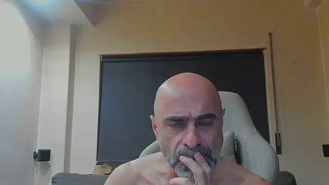 Snapshot of Bicopflirt chatting on 07/16/26, 08:59 Bicopflirt online show from 07/16/26, 08:59
