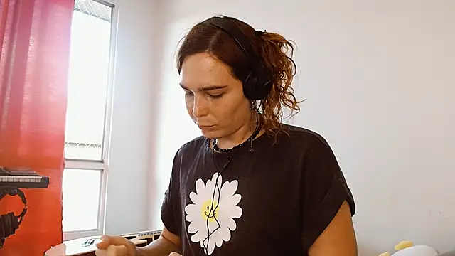 Catnessa online show from 10/20/25, 09:59