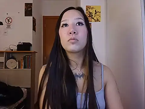 Japabaixinha online show from 05/18/26, 01:35