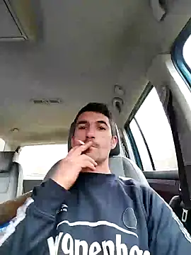 Snapshot of LOREDAN1 chatting on 12/12/24, 12:33 LOREDAN1 online show from 12/12/24, 12:33