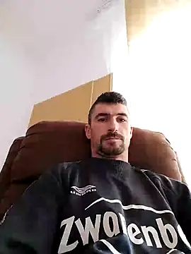 Snapshot of LOREDAN1 chatting on 12/28/24, 11:41 LOREDAN1 online show from 12/28/24, 11:41