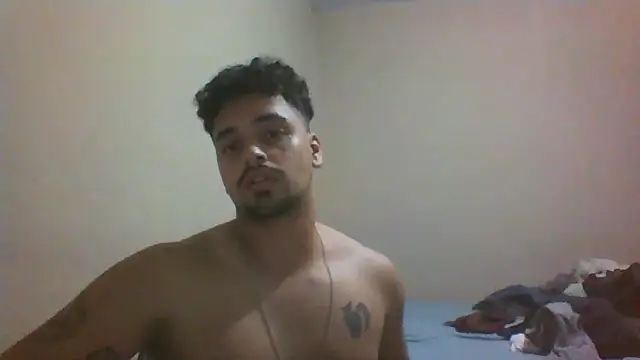 Snapshot of Xcumshot33 chatting on 10/14/25, 01:39 Xcumshot33 online show from 10/14/25, 01:39