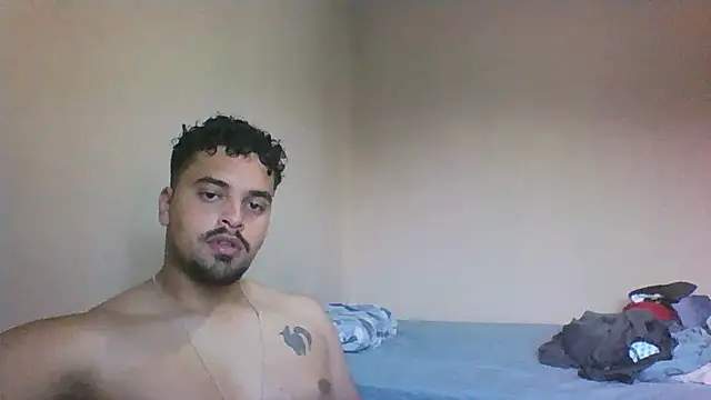 Snapshot of Xcumshot33 chatting on 10/17/25, 08:00 Xcumshot33 online show from 10/17/25, 08:00