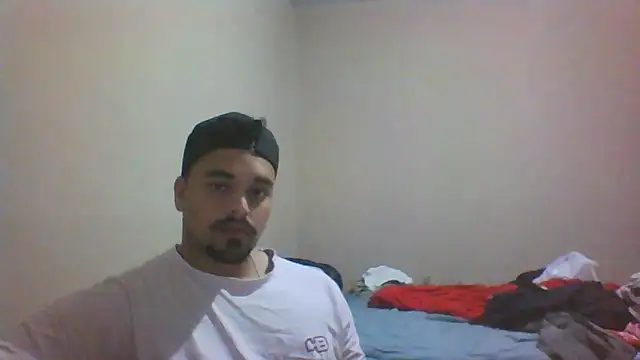 Snapshot of Xcumshot33 chatting on 10/24/25, 03:03 Xcumshot33 online show from 10/24/25, 03:03