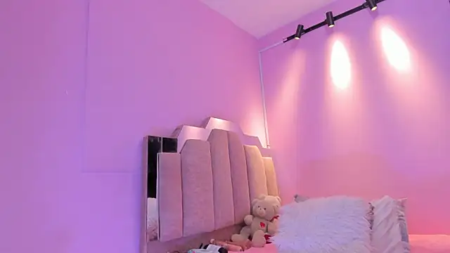 LoveQueen2 online show from 10/02/25, 12:01