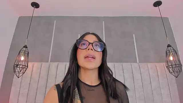 emelie 89 online show from 11/23/25, 07:46