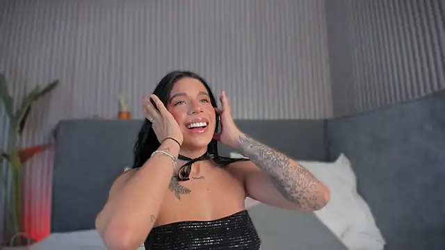 emelie 89 online show from 06/15/26, 01:13