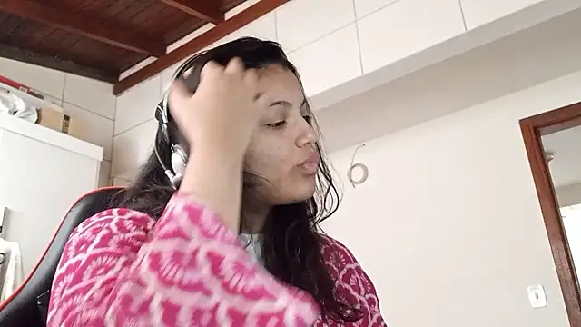 Snapshot of bombomepimenta chatting on 11/08/25, 11:10 bombomepimenta online show from 11/08/25, 11:10