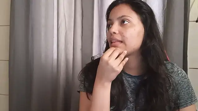 Snapshot of bombomepimenta chatting on 11/22/25, 01:32 bombomepimenta online show from 11/22/25, 01:32