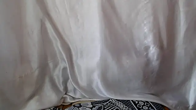 Burberrry  online show from 02/12/25, 07:13