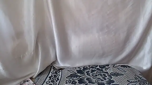 Burberrry  online show from 09/13/25, 07:08