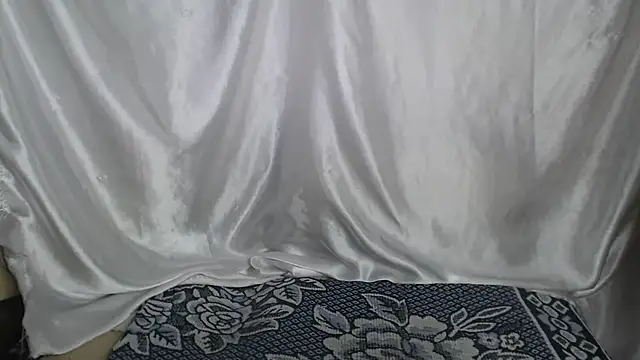Burberrry  online show from 05/04/26, 07:43