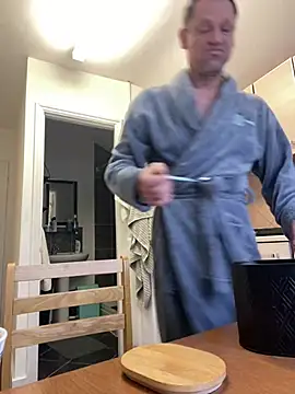 Snapshot of Yourhotboy_42 chatting on 03/08/25, 01:03 Yourhotboy 42 online show from 03/08/25, 01:03