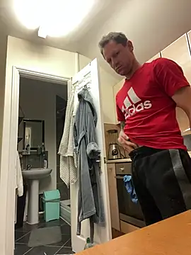 Snapshot of Yourhotboy_42 chatting on 03/13/25, 07:28 Yourhotboy 42 online show from 03/13/25, 07:28