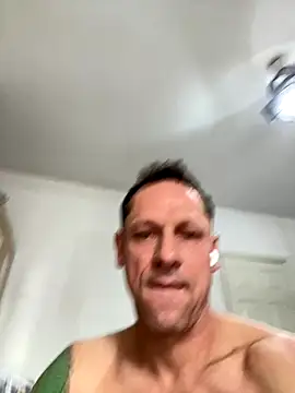 Snapshot of Yourhotboy_42 chatting on 10/11/25, 10:58 Yourhotboy 42 online show from 10/11/25, 10:58