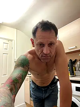 Snapshot of Yourhotboy_42 chatting on 12/15/25, 08:13 Yourhotboy 42 online show from 12/15/25, 08:13