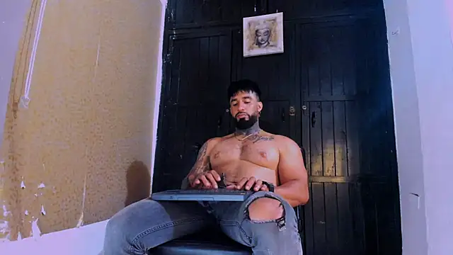 naugthy dominant online show from 01/10/25, 03:39