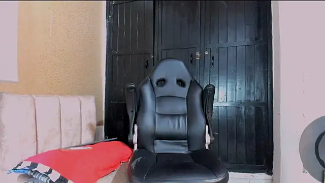 naugthy dominant online show from 01/14/25, 05:23