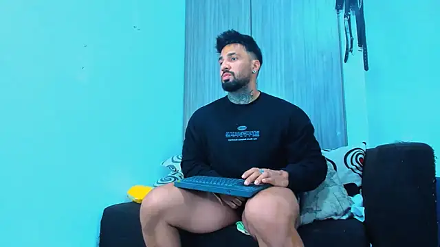 naugthy dominant online show from 10/03/25, 08:28