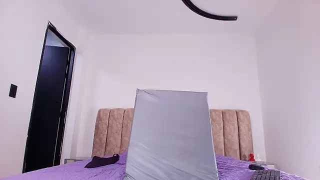 Snapshot of diane_di chatting on 11/14/25, 07:12 diane di online show from 11/14/25, 07:12