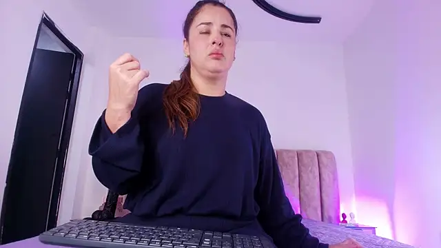 Snapshot of diane_di chatting on 11/19/25, 07:14 diane di online show from 11/19/25, 07:14