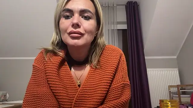 Snapshot of DESIREjenny chatting on 10/02/25, 02:46 DESIREjenny online show from 10/02/25, 02:46