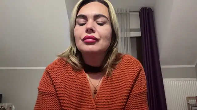 Snapshot of DESIREjenny chatting on 10/03/25, 07:05 DESIREjenny online show from 10/03/25, 07:05