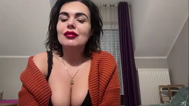 Snapshot of DESIREjenny chatting on 12/04/25, 08:34 DESIREjenny online show from 12/04/25, 08:34