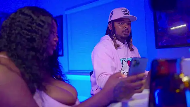 4EVAGLACIERS online show from 09/25/25, 03:21