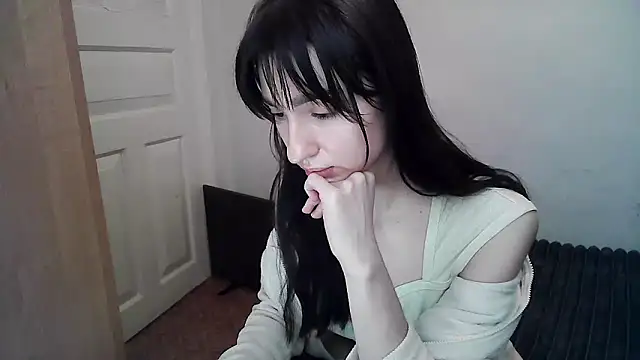 Snapshot of ElizaSwon chatting on 09/13/25, 03:12 ElizaSwon online show from 09/13/25, 03:12