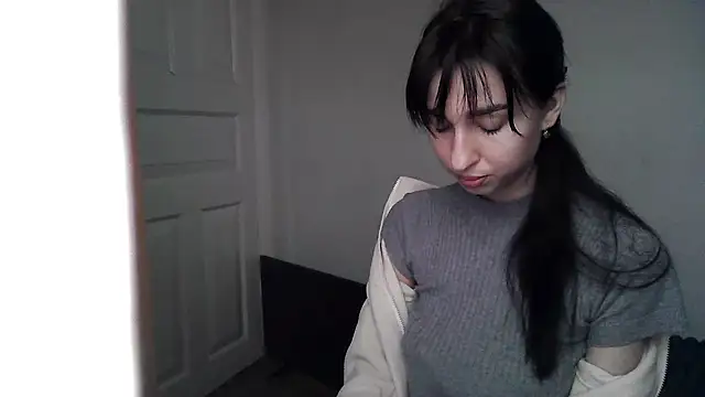 Snapshot of ElizaSwon chatting on 09/24/25, 02:42 ElizaSwon online show from 09/24/25, 02:42