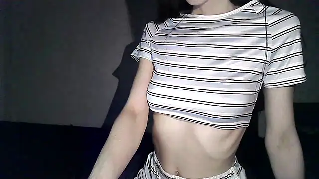 Snapshot of ElizaSwon chatting on 11/15/25, 07:54 ElizaSwon online show from 11/15/25, 07:54