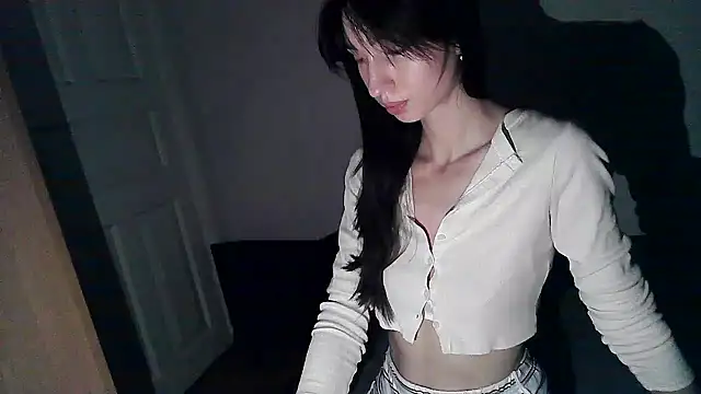 Snapshot of ElizaSwon chatting on 11/24/25, 05:12 ElizaSwon online show from 11/24/25, 05:12