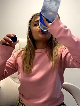 pamell col online show from 10/05/25, 08:29