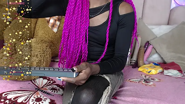 puca ebony online show from 12/12/24, 04:43